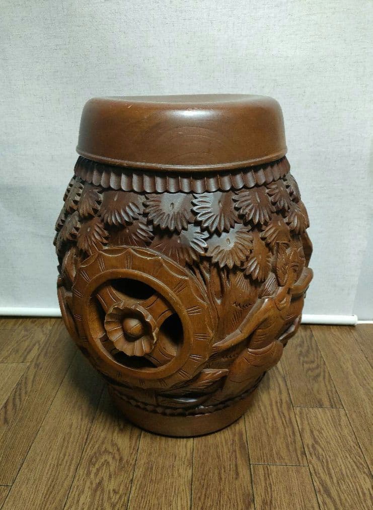 中国　木彫リ　イス　家具　小物入れ　アンティーク