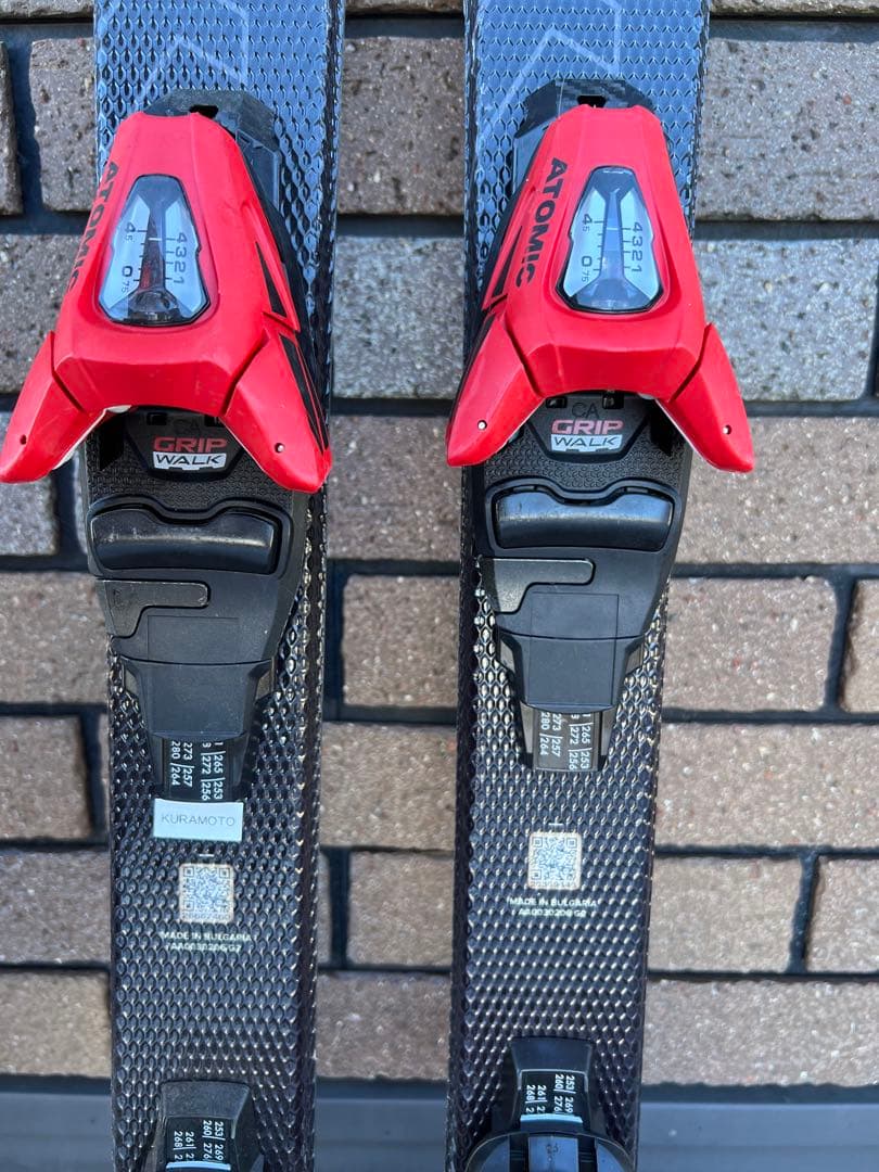 ATOMIC スキー板 GRIPWALK 黒/赤