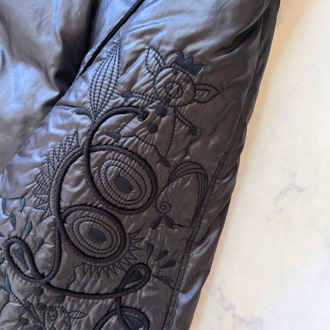【美品】アルベロベロ　ダウンコート　ブタ　刺繍　ブラック 黒　ダウンジャケット