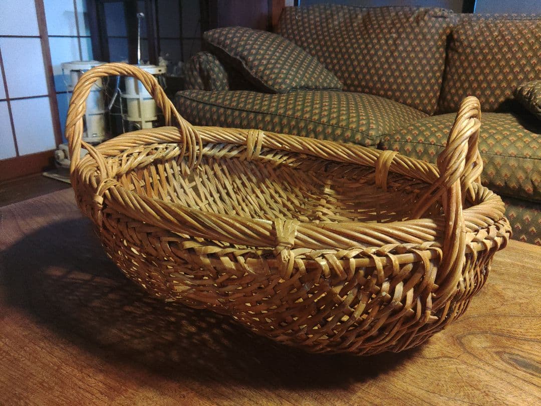フランス　蚤の市　ラタン　バスケット　籠　カゴ　ヴィンテージ　アンティーク