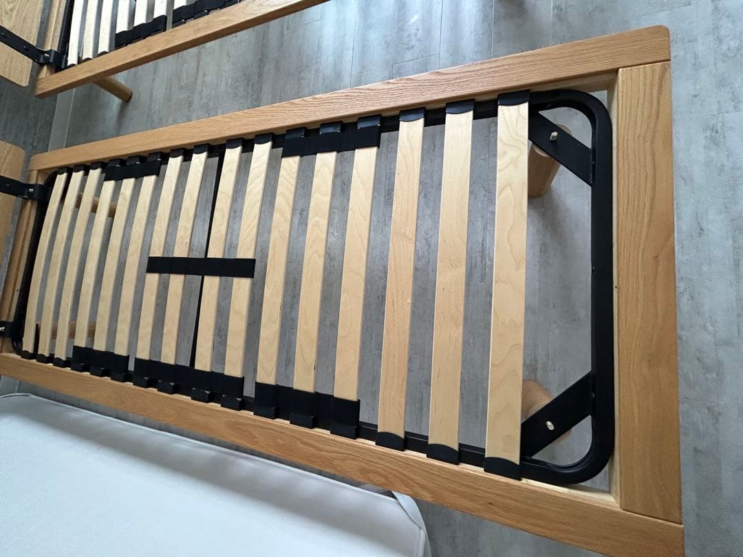 無印良品　ベッドフレーム　スモールシングル　オーク材　①