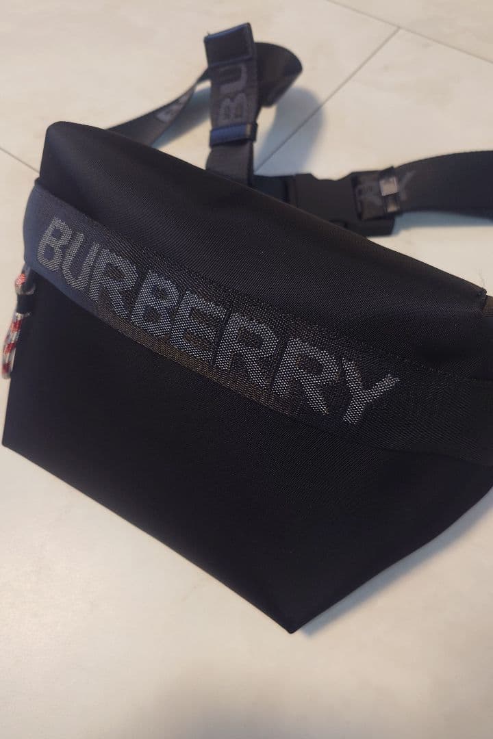 【極美品】 BURBERRY ボディバッグ ブラック