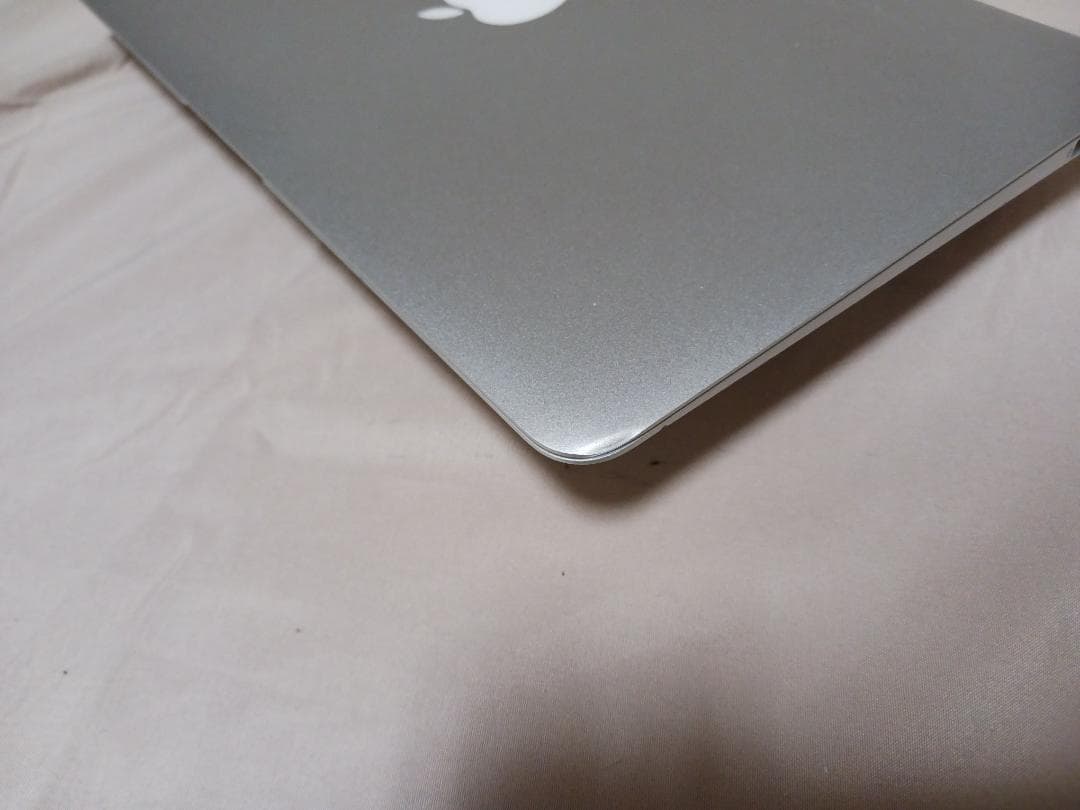 MacBook Air 11インチ　動作品　ACアダプター付属