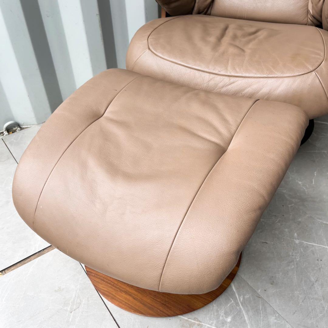 取付無料！カリモク ザ・ファースト RU73 本革グレージュチェア・オットマン✨