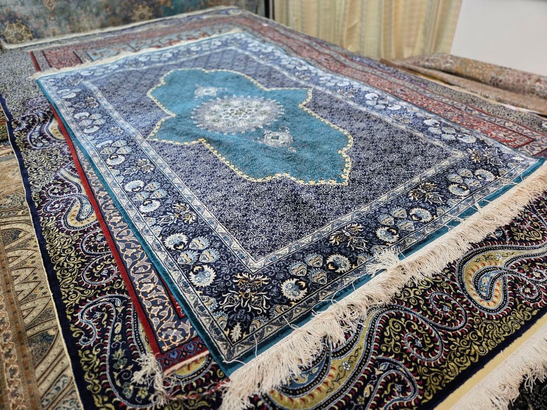 トルコ絨毯 100シルク手織り綺麗な青花柄 新品 サイズ:176cm×110cm