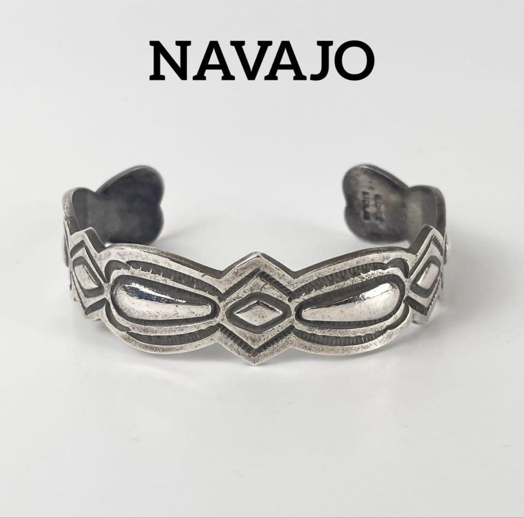 NAVAJO VINTAGE ナバホ robert chee シルバーバングル