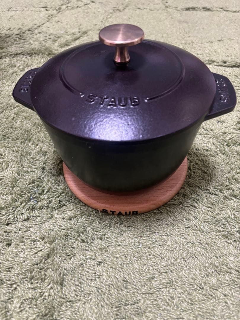 STAUB ラ・ココット de GOHAN (箱、説明書なし)