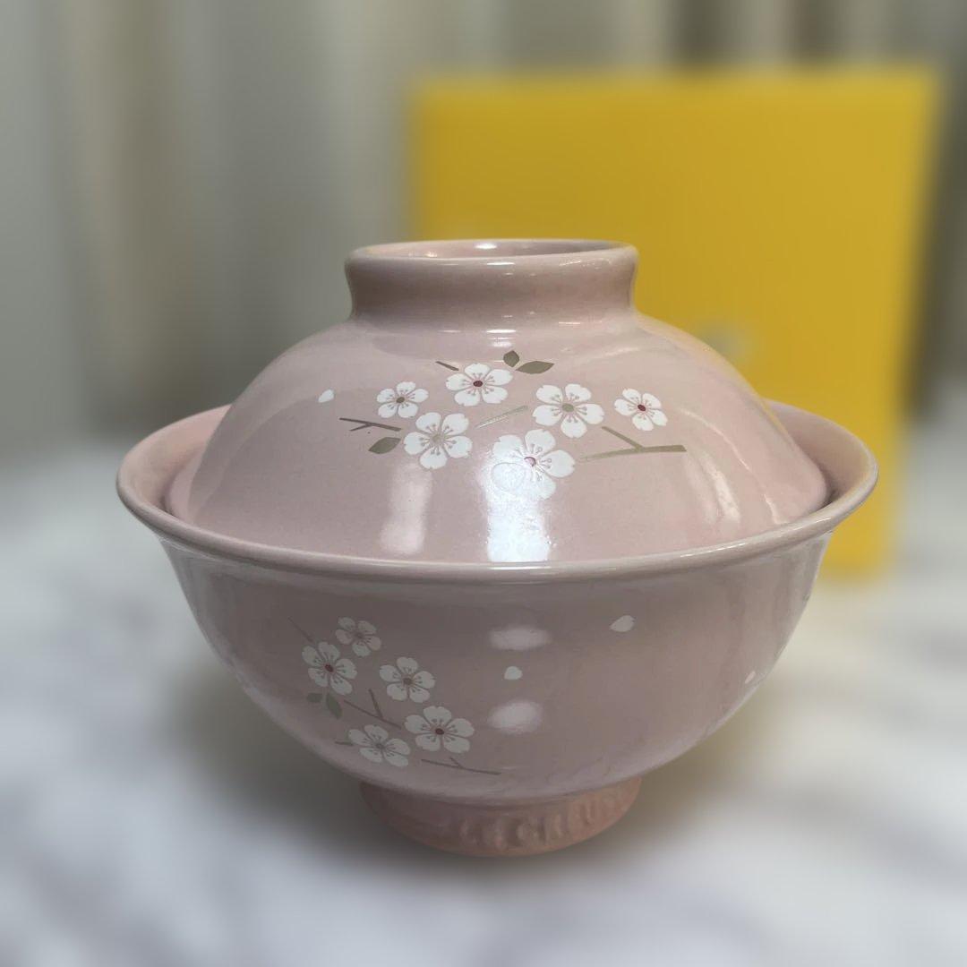 ルクルーゼ海外限定　サクラ　蓋付きどんぶり