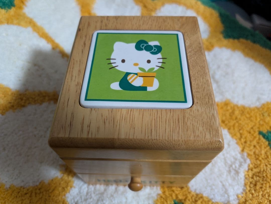 【レア商品】ハローキティ 木製裁縫箱