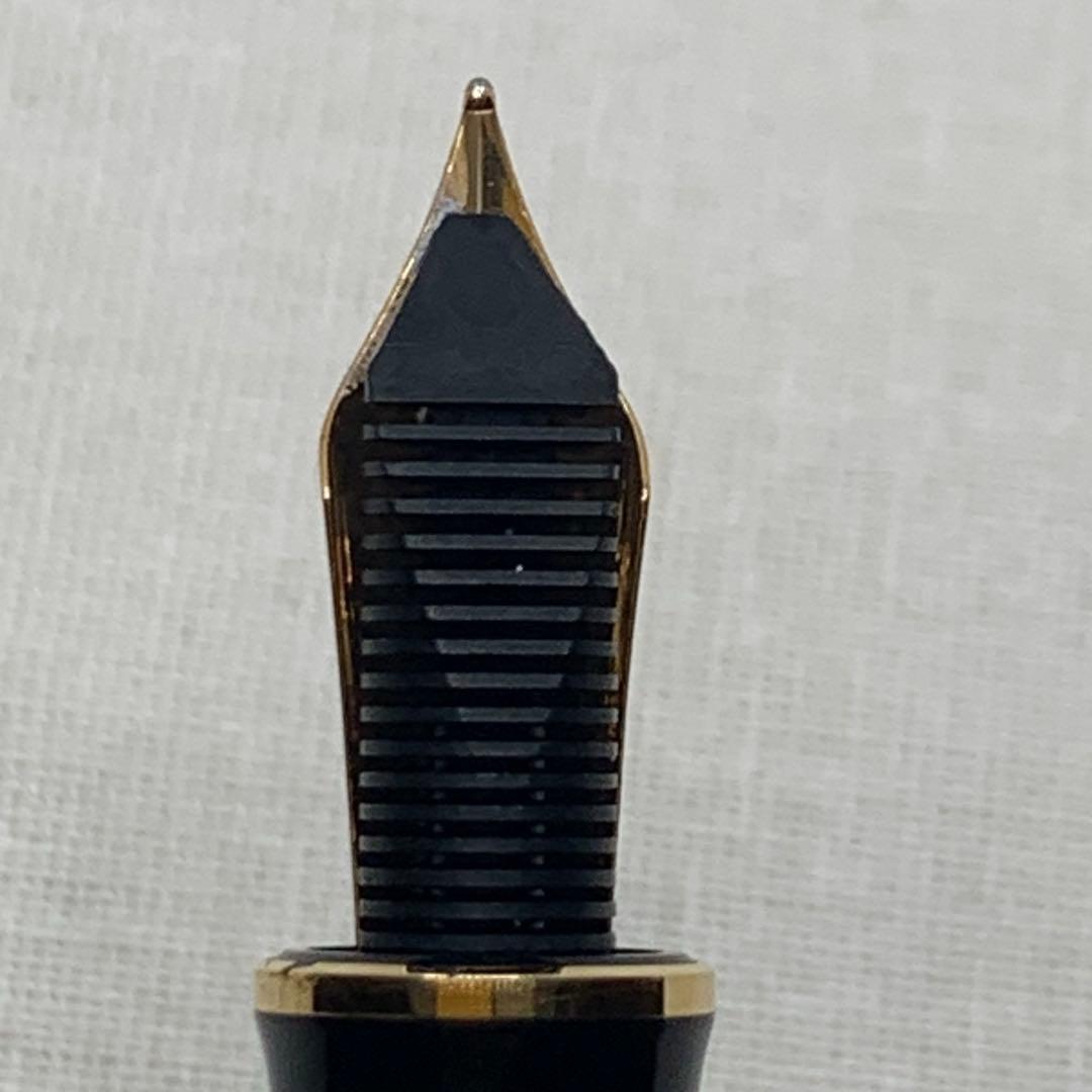 ペリカン　スーベレーンM800万年筆 18C EF グリーンストライプ