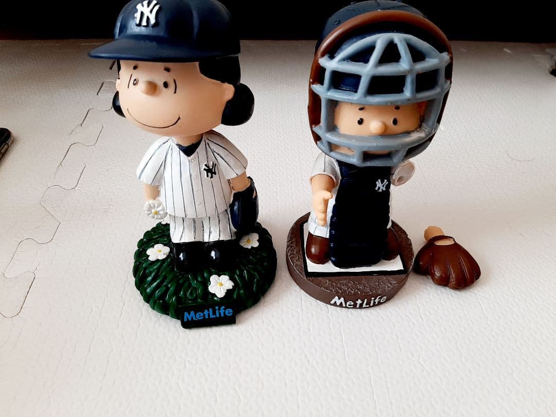 ルーシー　ボブルヘッド　ヤンキース　フィギュア　シュローダー