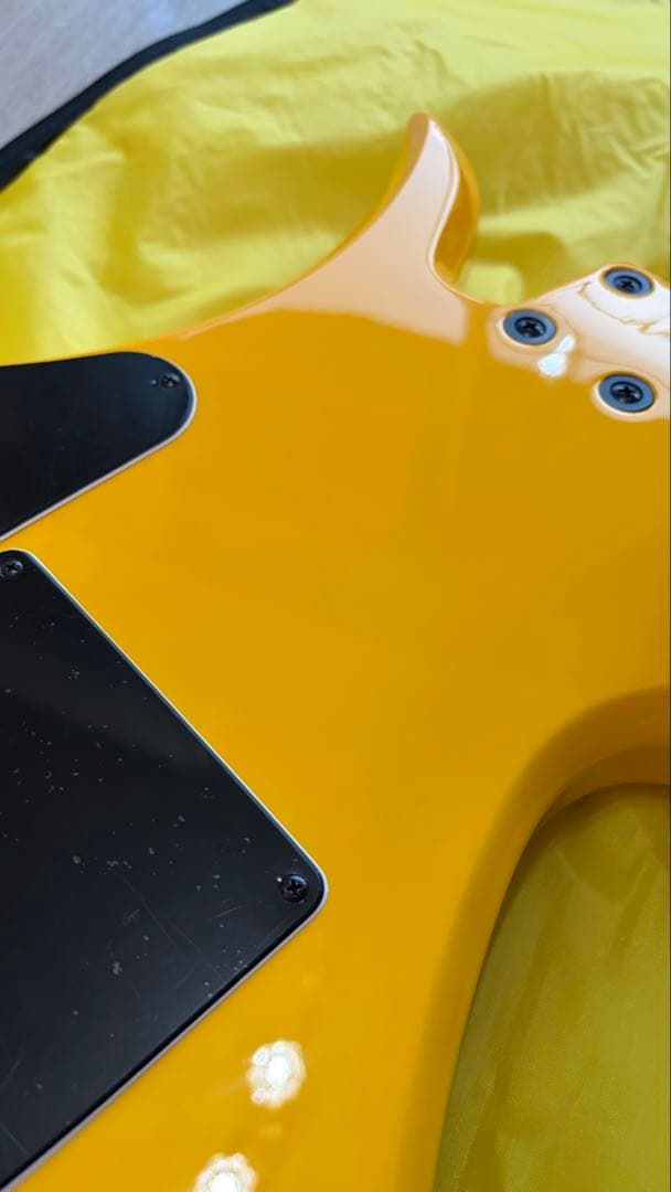 美品　hideモデル　バーニー　イエローハート　スピーカー内蔵