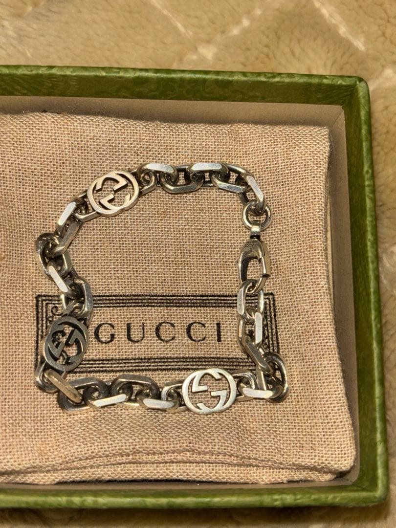 GUCCI シルバー ロゴチェーンブレスレット 17号