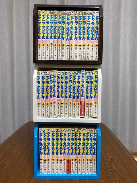 ドラえもんズベル　ブックスタンド　ドラえもん　マンガ収納　本棚　ケース
