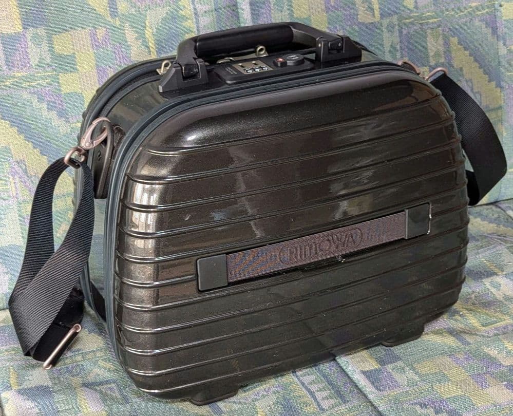 【RIMOWA】　化粧バッグ