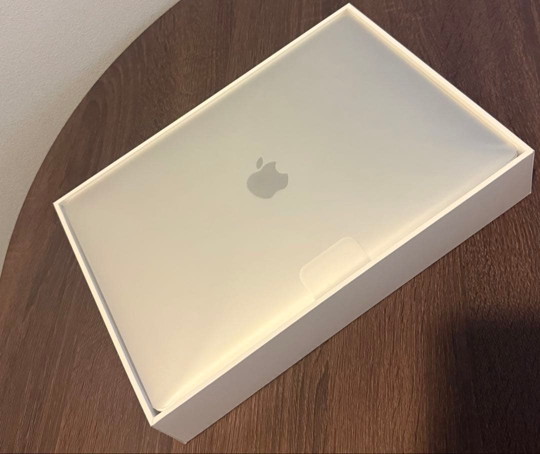 2020 MacBook Air 13インチ 8GB 256GB