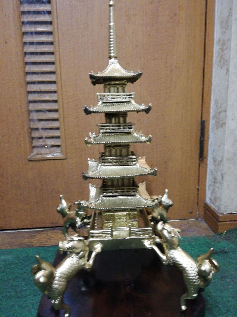 五重塔、金属製、AuP、高さ52cm、架台付き