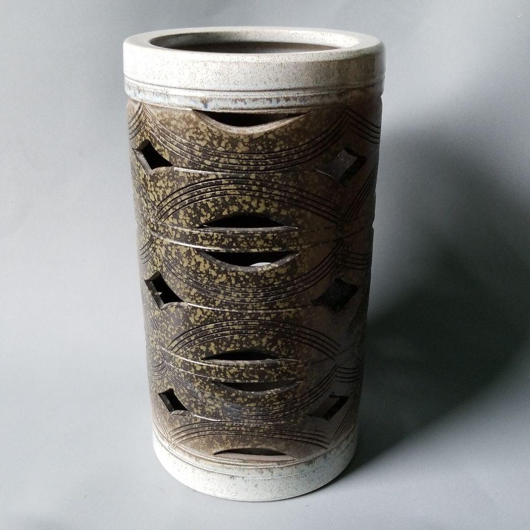 信楽焼傘立て  グレー胴透かし 高さ４４cm