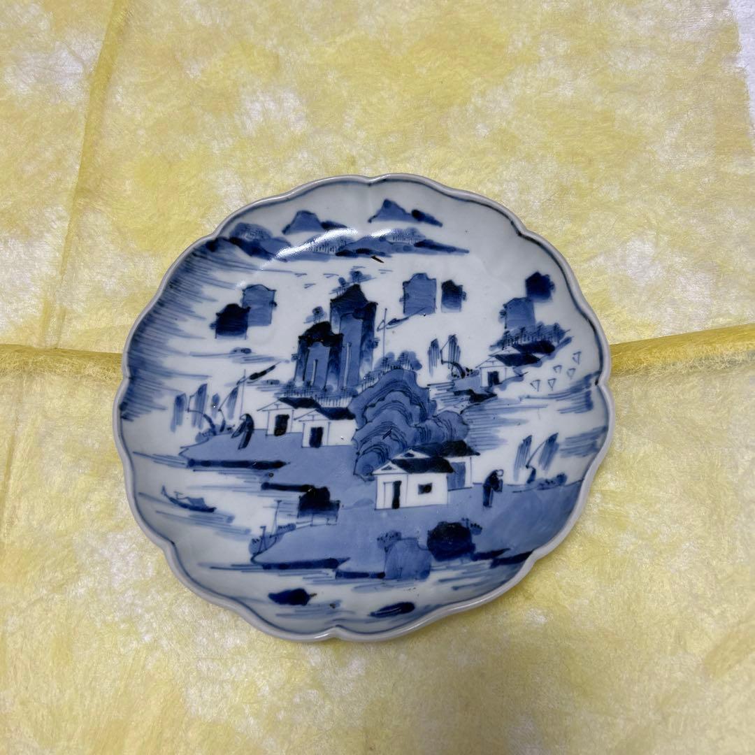 青と白の風景画 波型皿