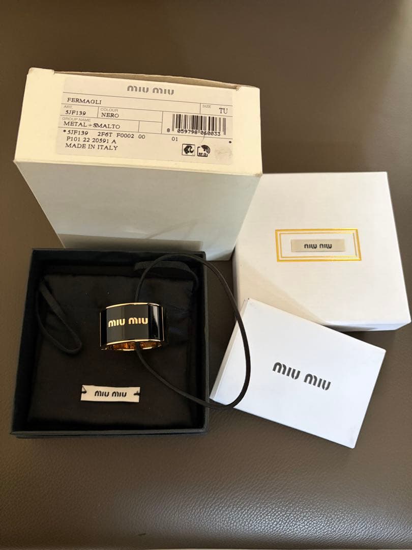 miu miu ヘアアクセサリー