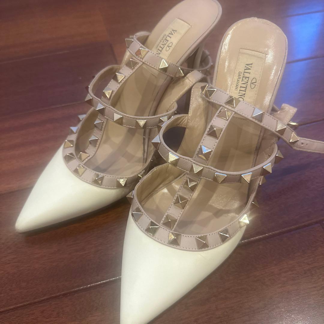 Valentino スタッズ付き　ホワイト　ヒール　パンプス　37
