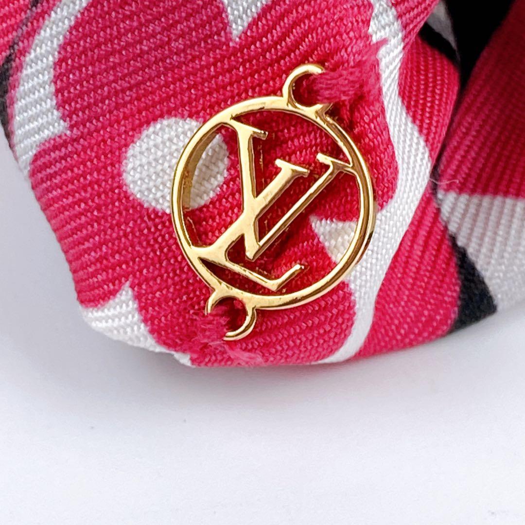 美品 VUITTON シュシュ モノグラム マルチカラー ロゴ金具