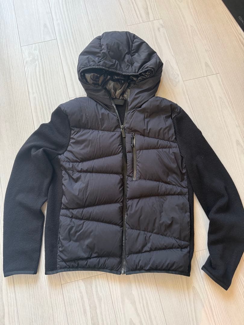 美品　フード付き ブラックジャケット ダウン風　サイズＭ