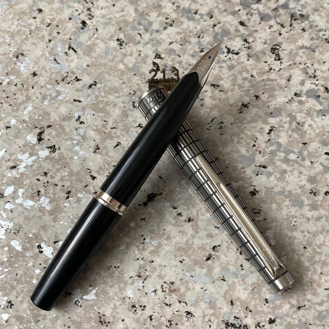 #213 オーバーホール済み 万年筆 PILOT 半格子 Elite 18k