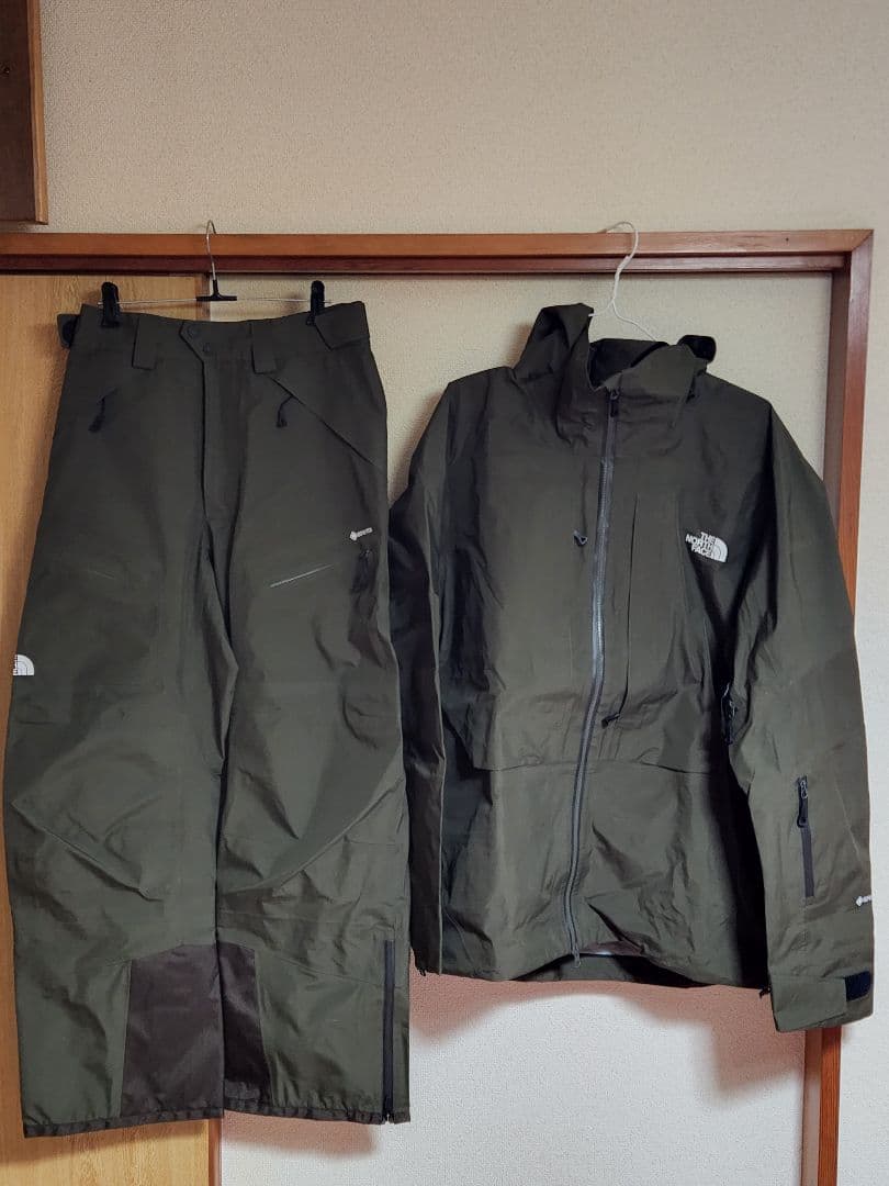THE 　NORTH 　FACE　ゴアテックス　上下セット　未使用品