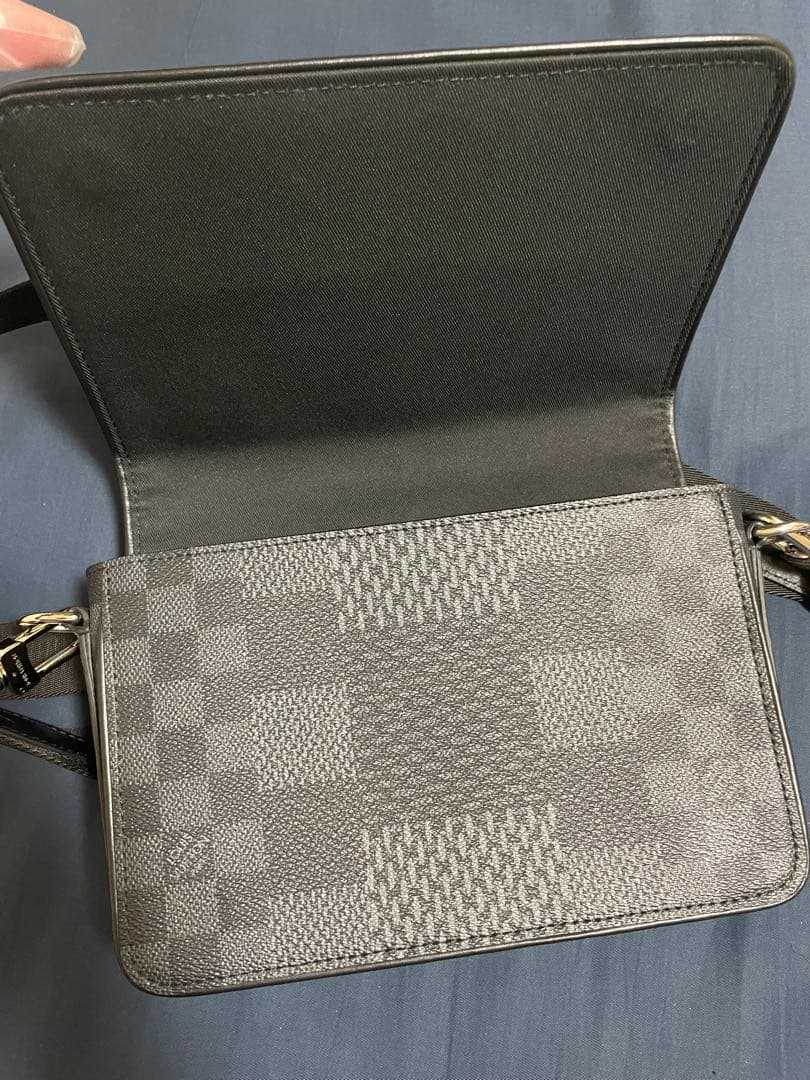 LOUIS VUITTON メッセンジャーバッグ ブラック
