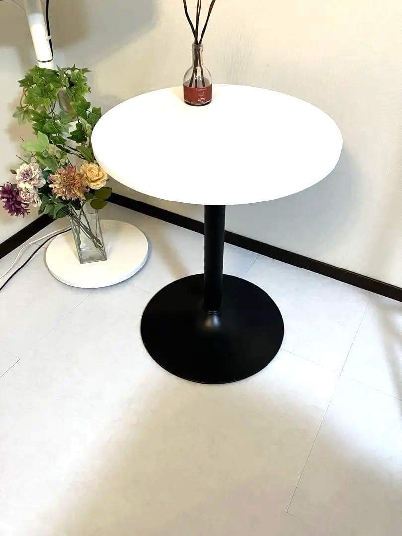 美品　カフェテーブル ホワイト 円形60
