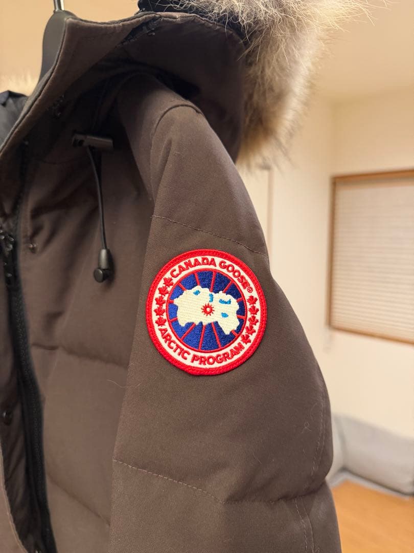   ダウンジャケット フード付き