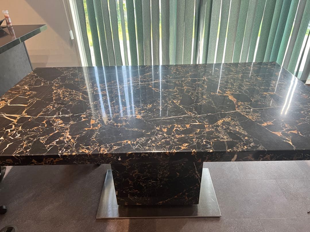 【引き取り限定】　最終価格！9/15まで！天然大理石ダイニングテーブル