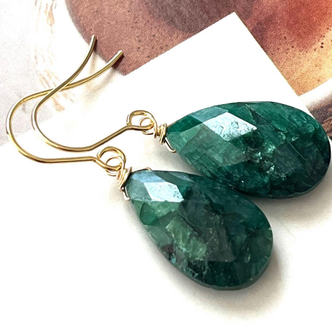 じばにゃん☺︎ 1点作品☆ 大粒エメラルドピアス　イヤリングに変更可能☺︎