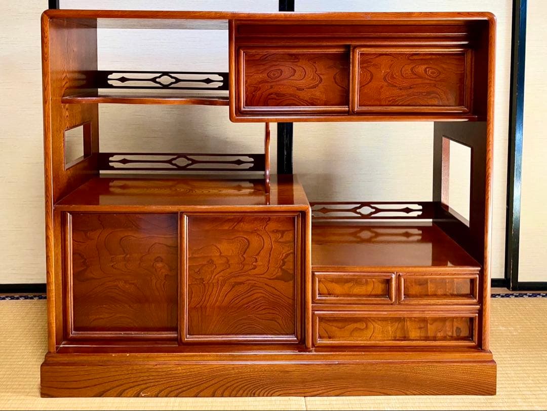 レトロな茶棚・茶箪笥　ブラウン