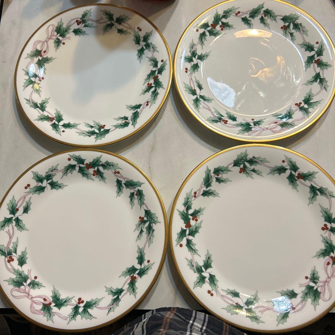 クリスマスプレートセット ヒイラギデザイン　大27.５cm中21cm 10枚