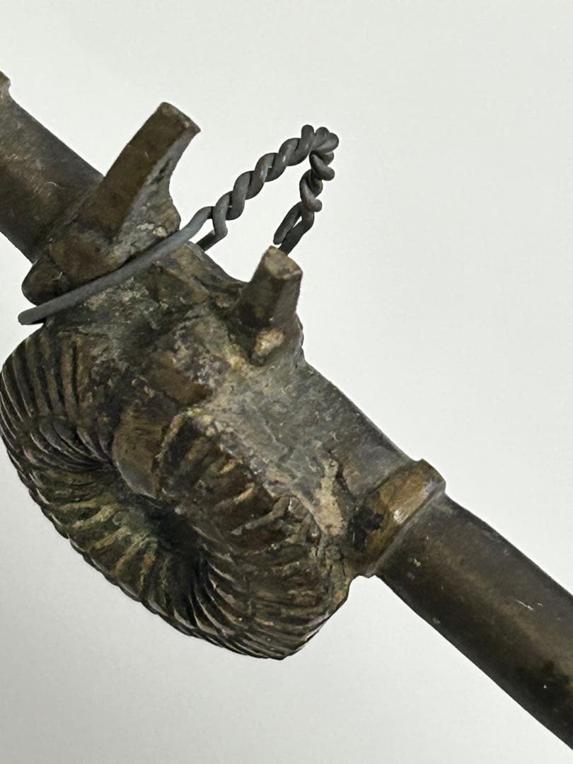 銅製　騎馬武者像