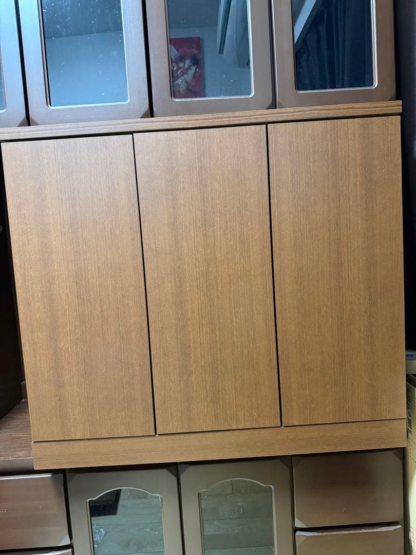 【値下げ応相談】ディノス　扉付き本棚（高さ80×幅90×奥行44）