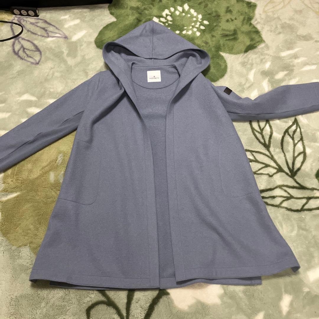 お値引きしました！モラビト　フード付きライトブルーハーフコート