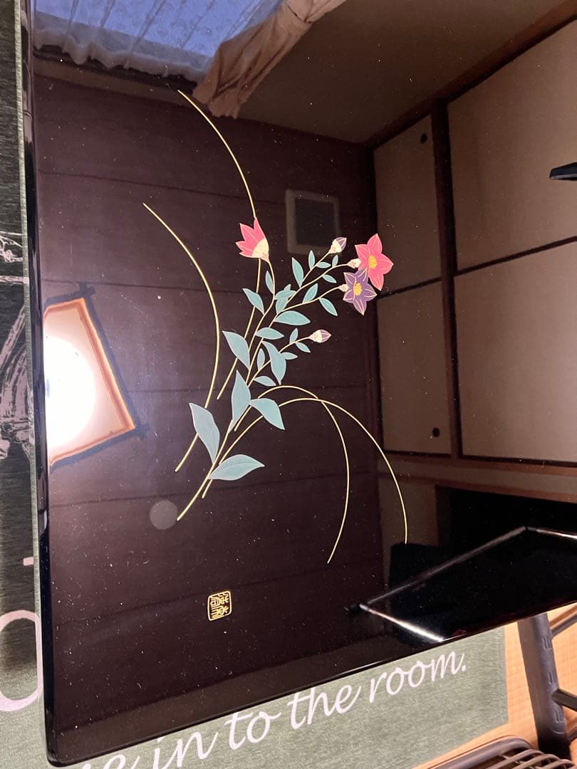 花柄装飾の座卓