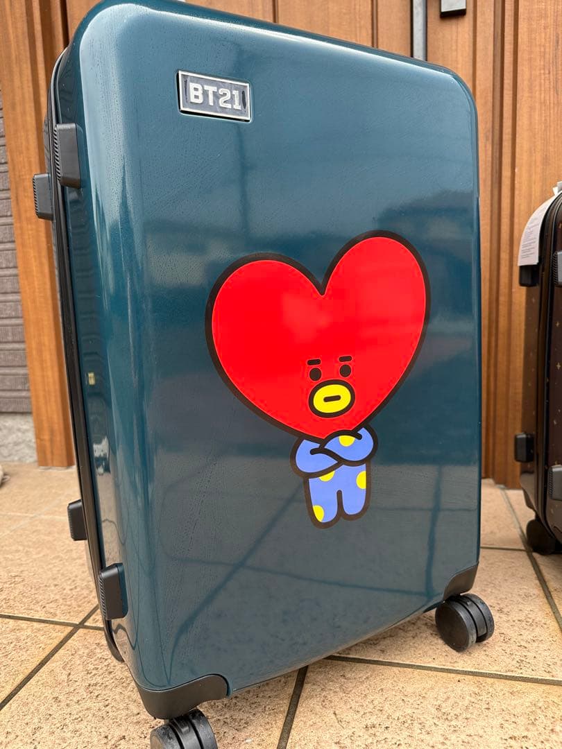 新品未使用 bt21 スーツケース キャリーケースTATA　24インチ