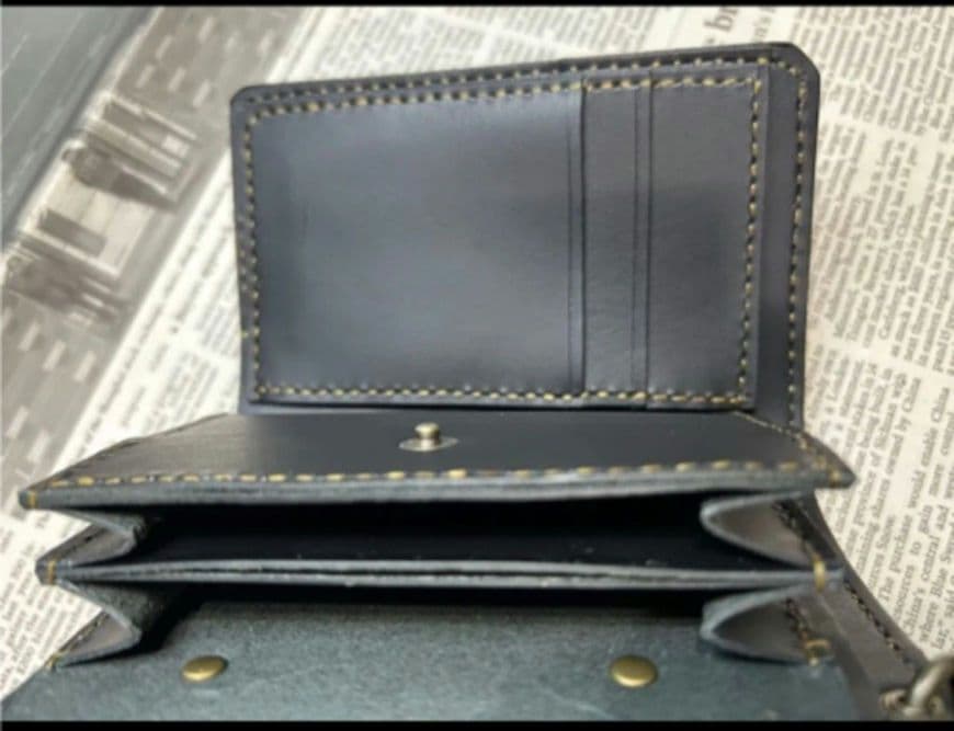 専用‼️女神様➕️黒糸　今❣️売れてる折財布‼️ 黒本革wallet 栃木レザー
