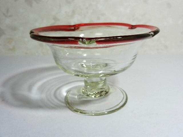 朝顔の五弁花のような開口のレトロな氷カップ（大正～昭和初期）