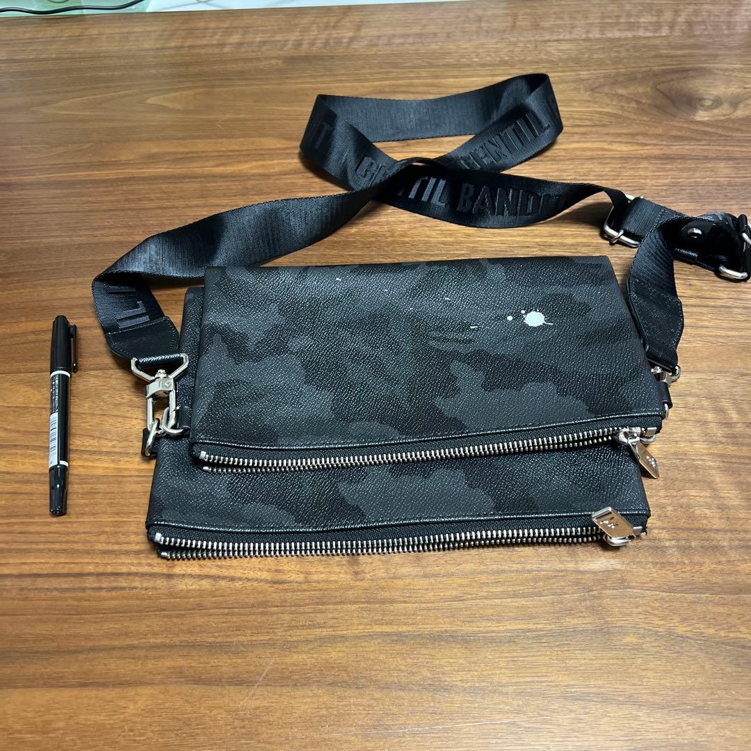 ブラックメッセンジャーバッグ
