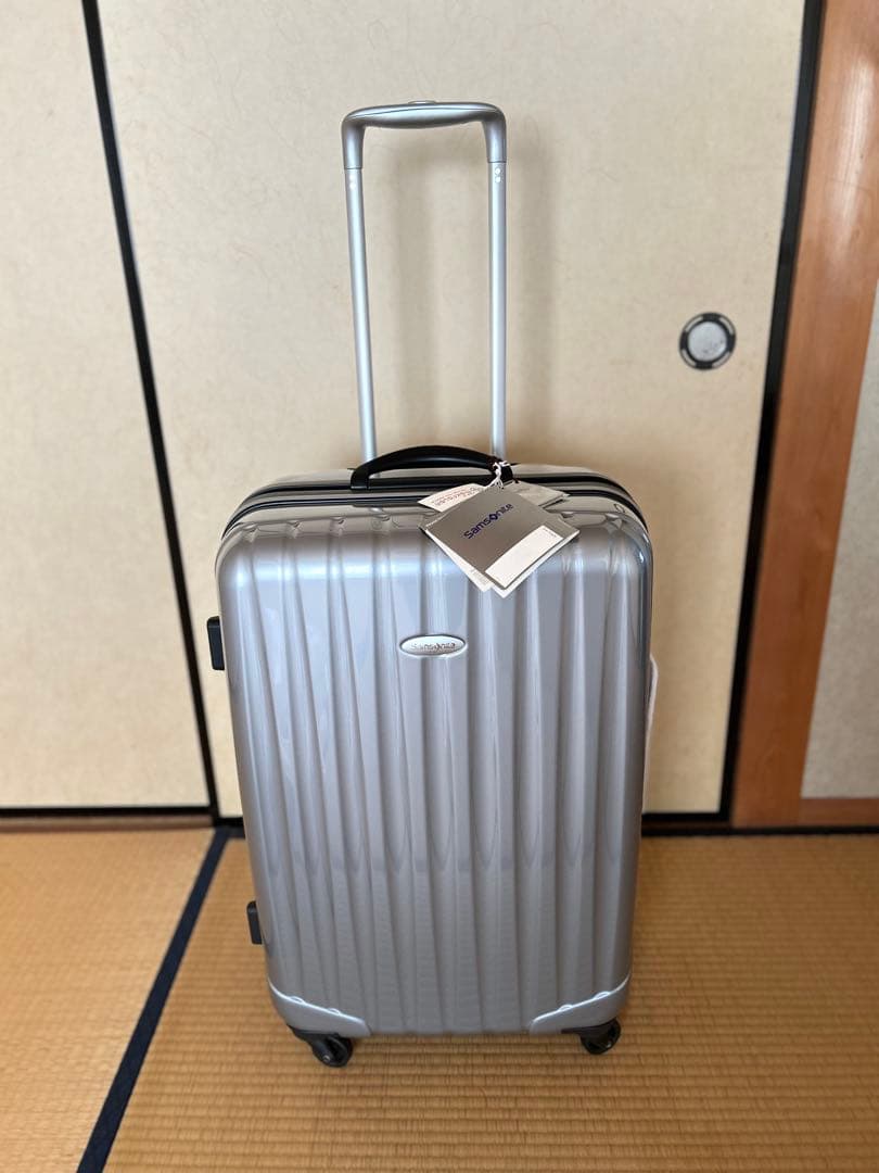 Samsonite シルバー 大型キャリーケース 4輪キャスター