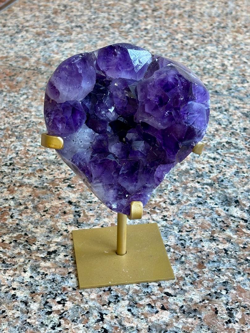 ブラジル産　大きめの結晶　アメジスト　クラスター　1652g テリ艶　ゴージャス