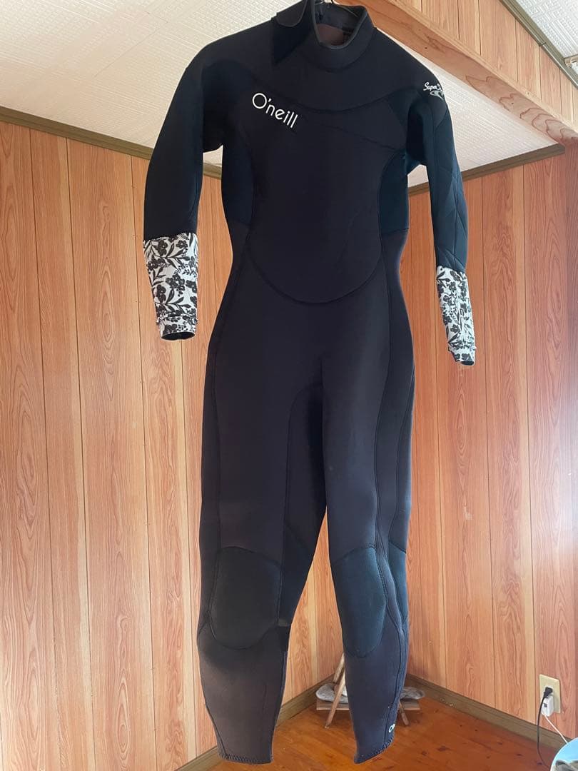Oneill 女性用フルスーツ Mサイズ 未使用品（日本製）