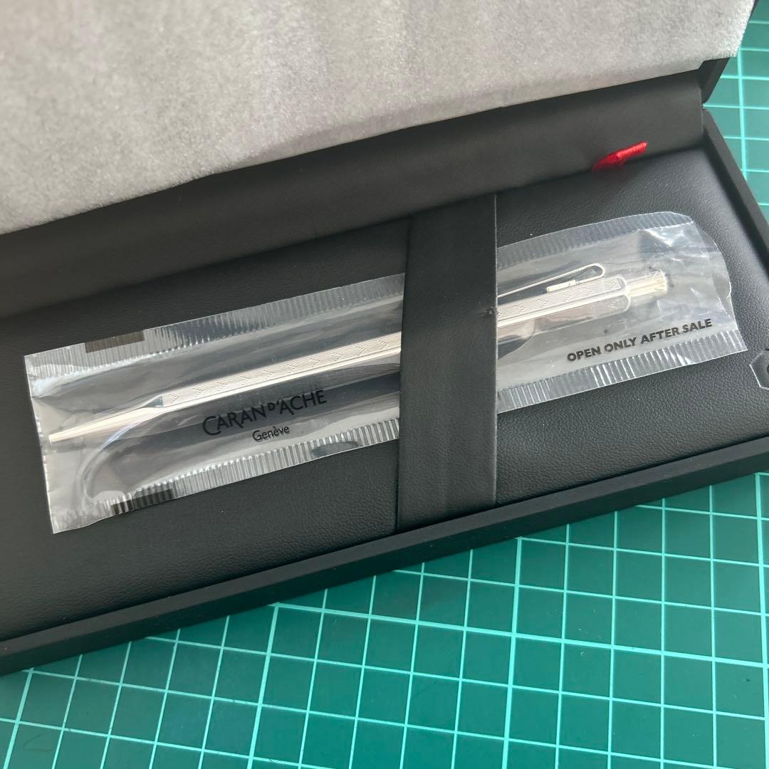 CARAN D'ACHE エクリドールシェブロン