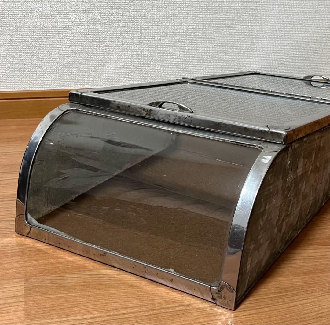 【2月限定価格】昭和レトロ　ブリキ製ショーケース（2枚扉、取り外し可能）