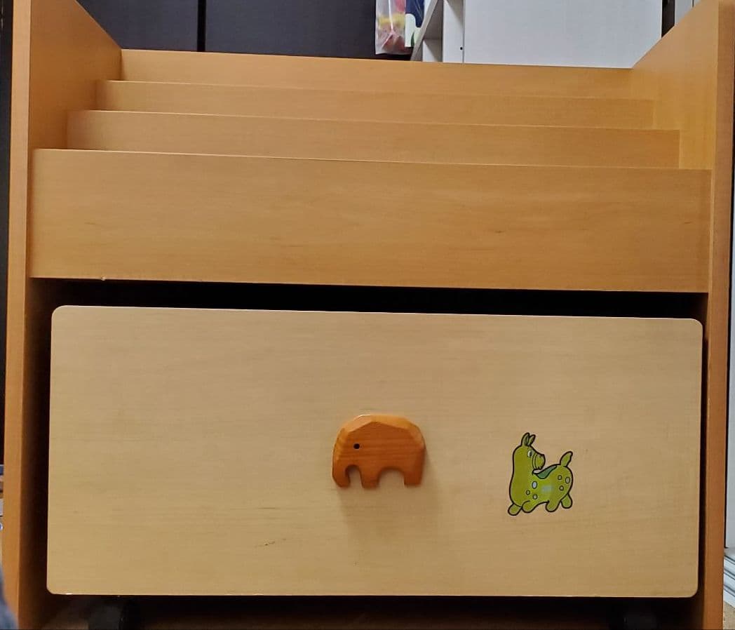 おもちゃ絵本ラック　本棚